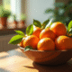 Clementines fraîches dans un bol en bois sur une table ensoleillée