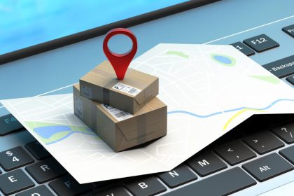 Quel outil de tracking mondial est compatible avec plus de 900 transporteurs ?